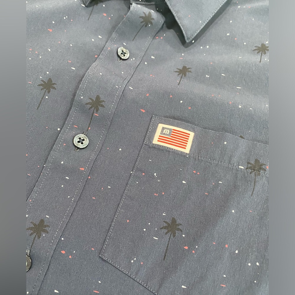 Travis Mathew Valley Forge button-up shirt patriotic splatter print - Picture 4 of 6